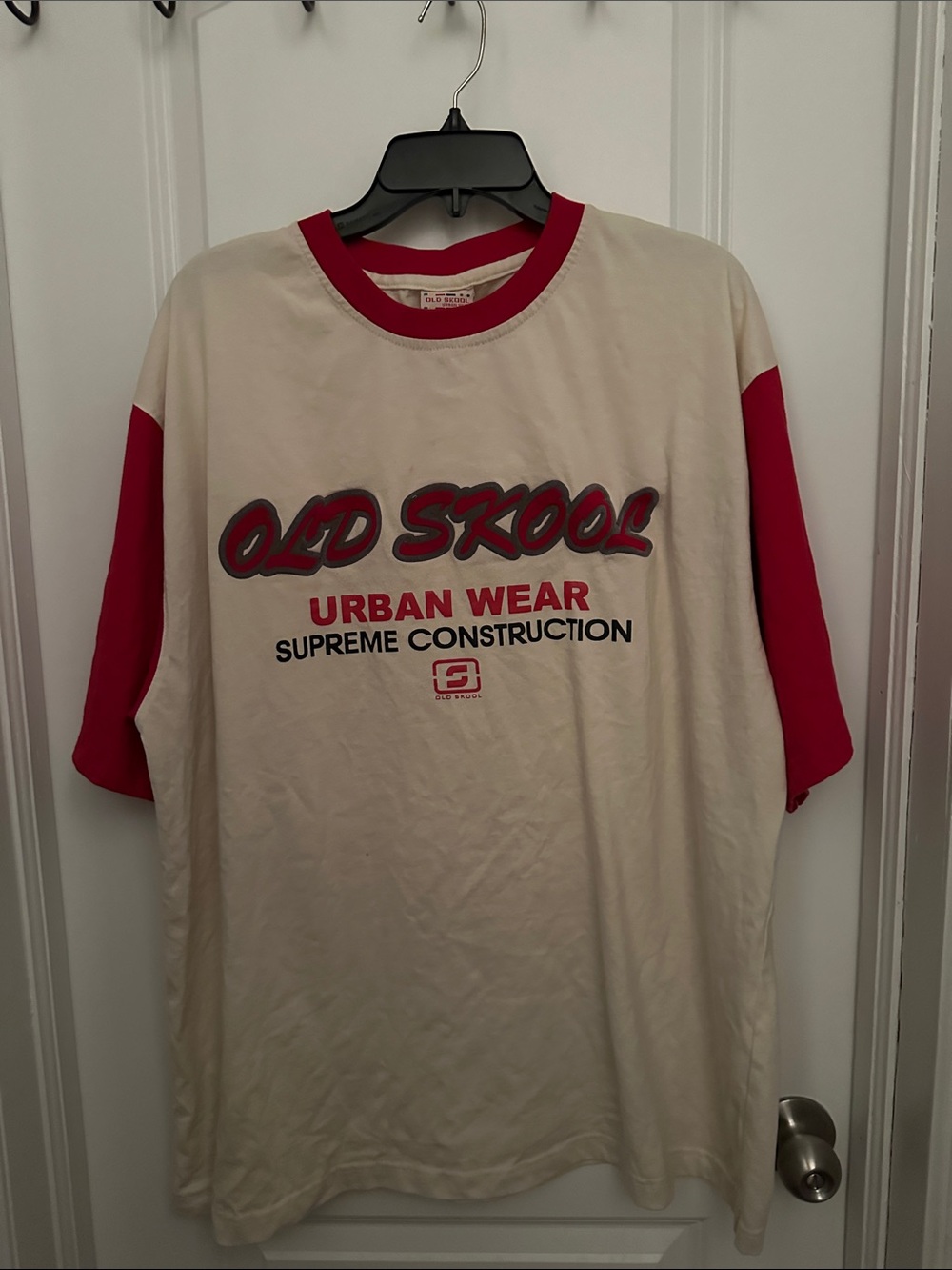 Urban Wear Men's Cream and Red Graphic Tee